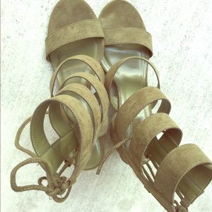 Brand NEW SEXY 3 inch heels from Forever One!